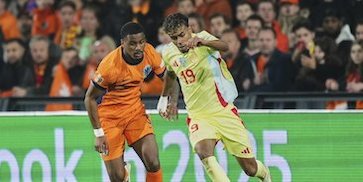 Van Dijk Bela 2 Rekannya yang Lakukan Blunder Fatal di Laga Belanda vs Spanyol