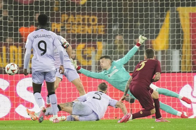 Beda Nasib Lazio dan AS Roma