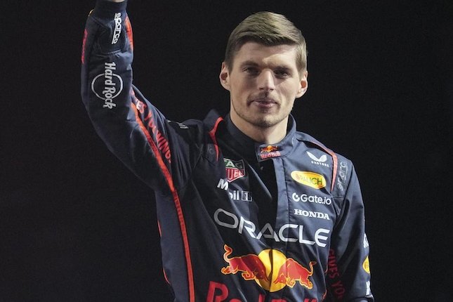 Max Verstappen Tegas Bertahan di Red Bull