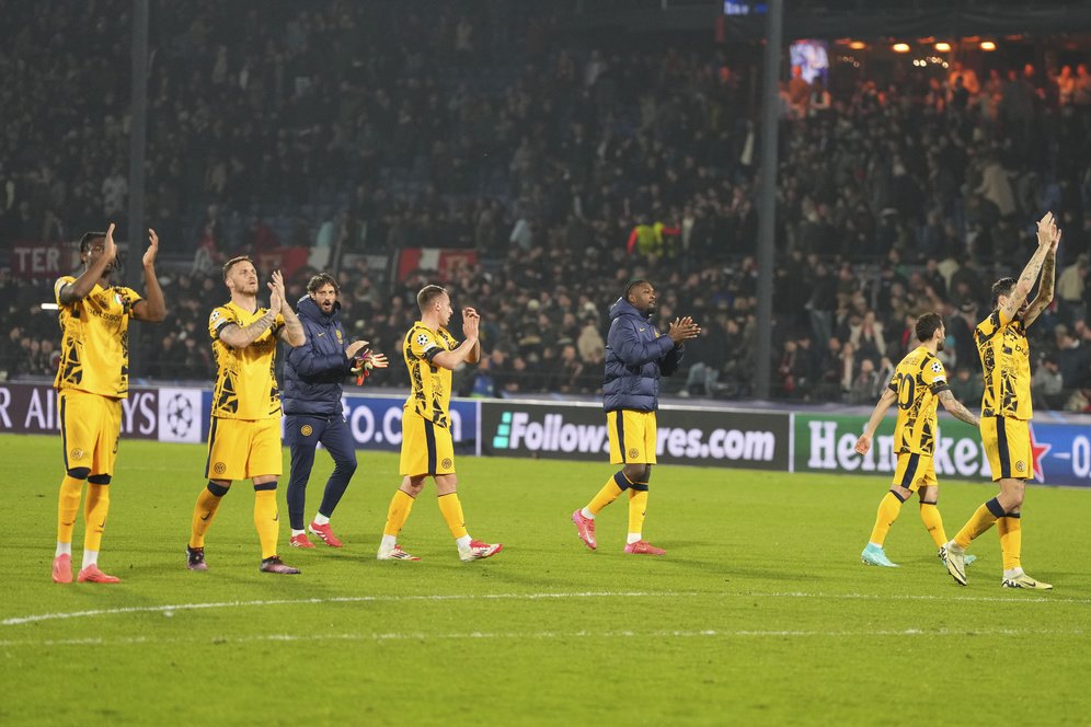 Zielinski Gagal Penalti, Masalah Inter Milan Berlanjut Zielinski Gagal Penalti, Masalah Inter Milan Berlanjut