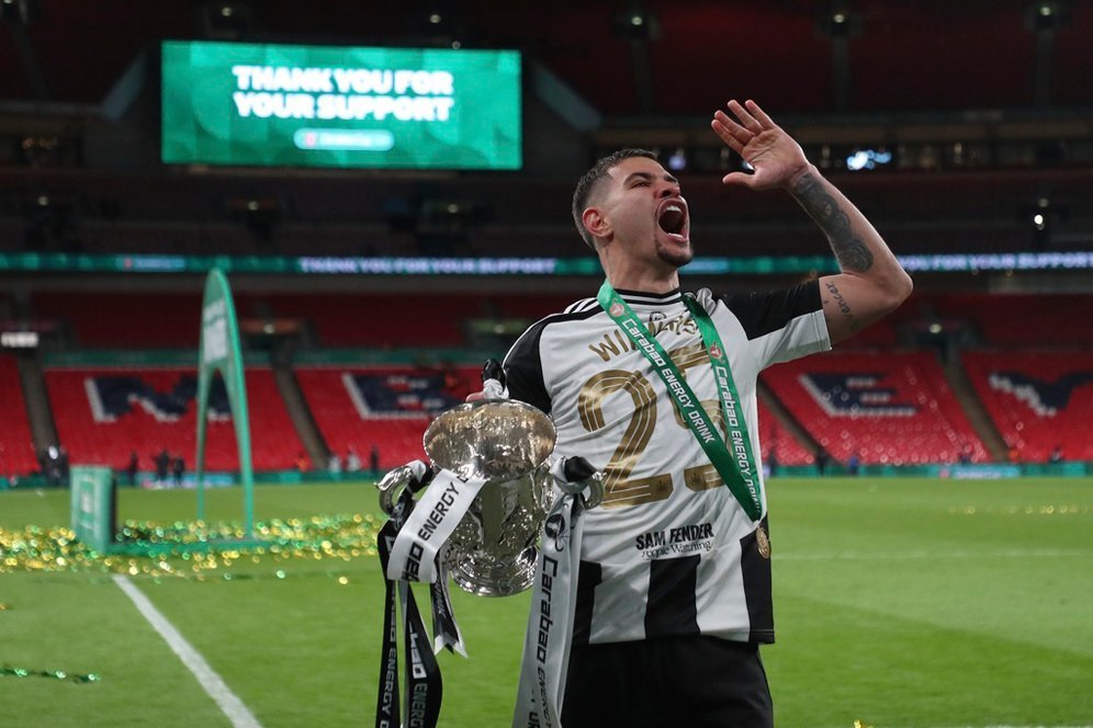 Air Mata Bruno Guimaraes Usai Bawa Newcastle Buka Puasa Trofi Setelah 70 Tahun
