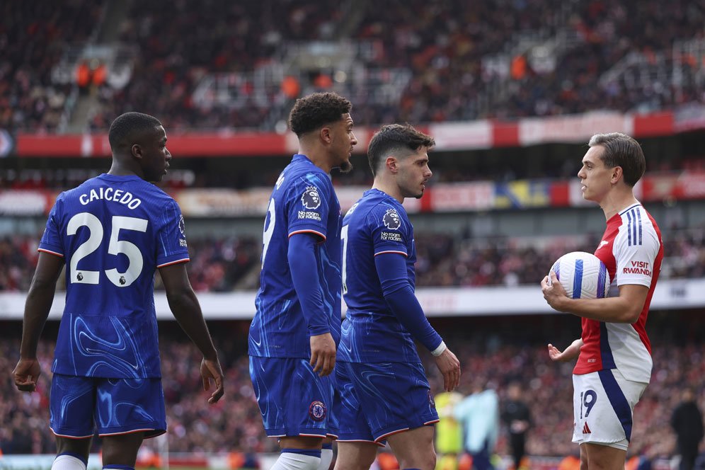 Legenda Arsenal Prediksi 4 Besar Klasemen Akhir Premier League: Chelsea Terlempar?