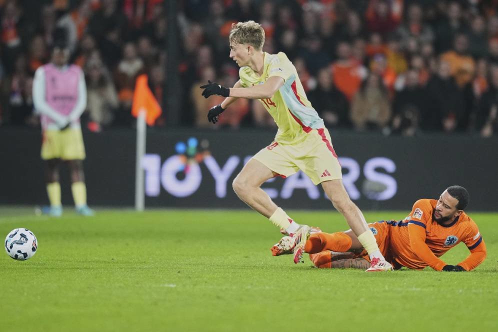 Dean Huijsen Jalani Debut untuk Spanyol di Tanah Kelahirannya Belanda