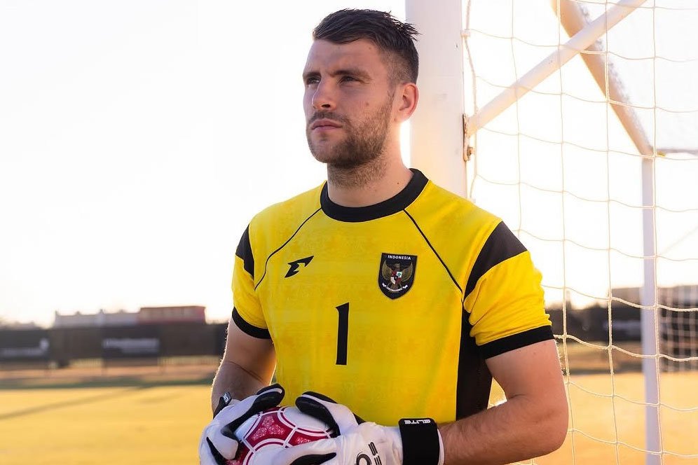 Kiper Legendaris Timnas Indonesia Sentil Maarten Paes Soal Kartu Kuning Lawan Bahrain: Sembrono! Kiper Legendaris Timnas Indonesia Sentil Maarten Paes Soal Kartu Kuning Lawan Bahrain: Sembrono!