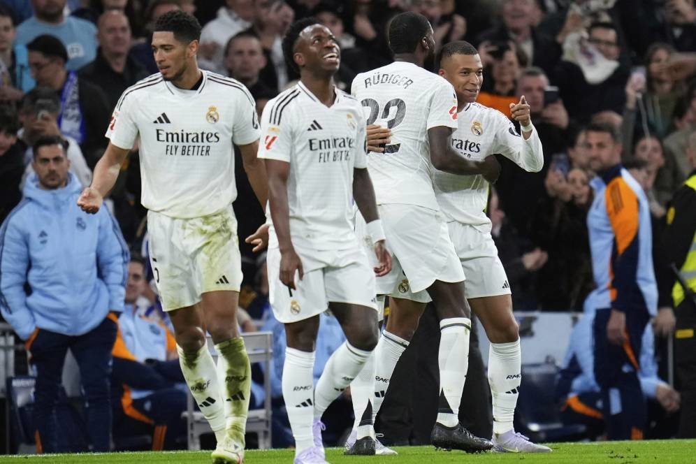 Persaingan Ketat di La Liga: Ancelotti Yakin Tiga Tim Akan Bersaing Hingga Akhir Persaingan Ketat di La Liga: Ancelotti Yakin Tiga Tim Akan Bersaing Hingga Akhir