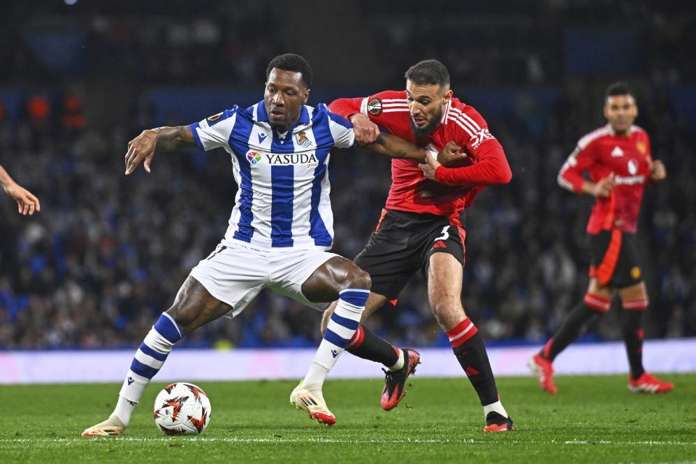 Menghilang Lawan Arsenal, Noussaiz Mazraoui Segera Comeback di Tim Utama MU? Menghilang Lawan Arsenal, Noussaiz Mazraoui Segera Comeback di Tim Utama MU?