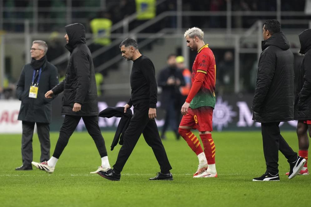 AC Milan Terpuruk: Kekalahan Beruntun dan Protes Suporter Bayangi Rossoneri AC Milan Terpuruk: Kekalahan Beruntun dan Protes Suporter Bayangi Rossoneri