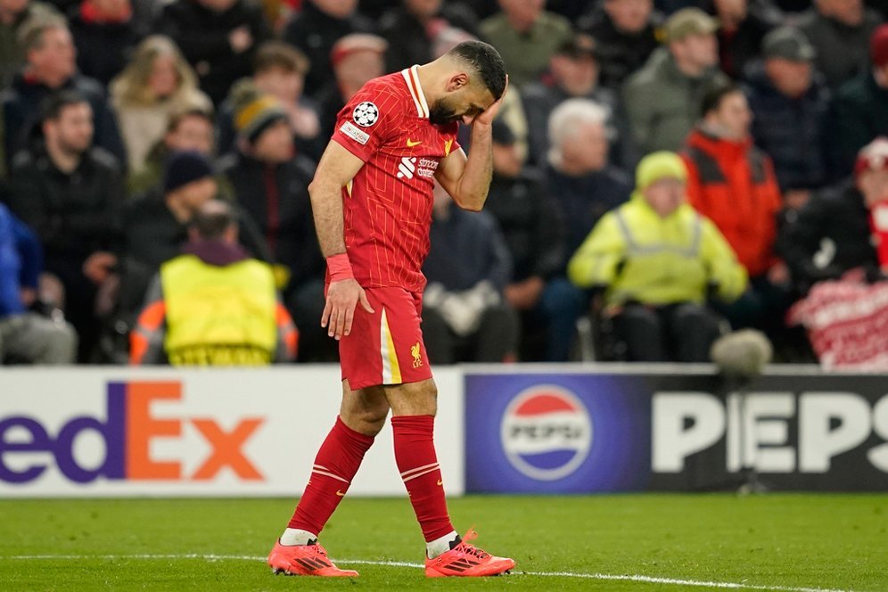 Liverpool di Persimpangan: Perpanjangan Kontrak atau Risiko Kemunduran? Liverpool di Persimpangan: Perpanjangan Kontrak atau Risiko Kemunduran?