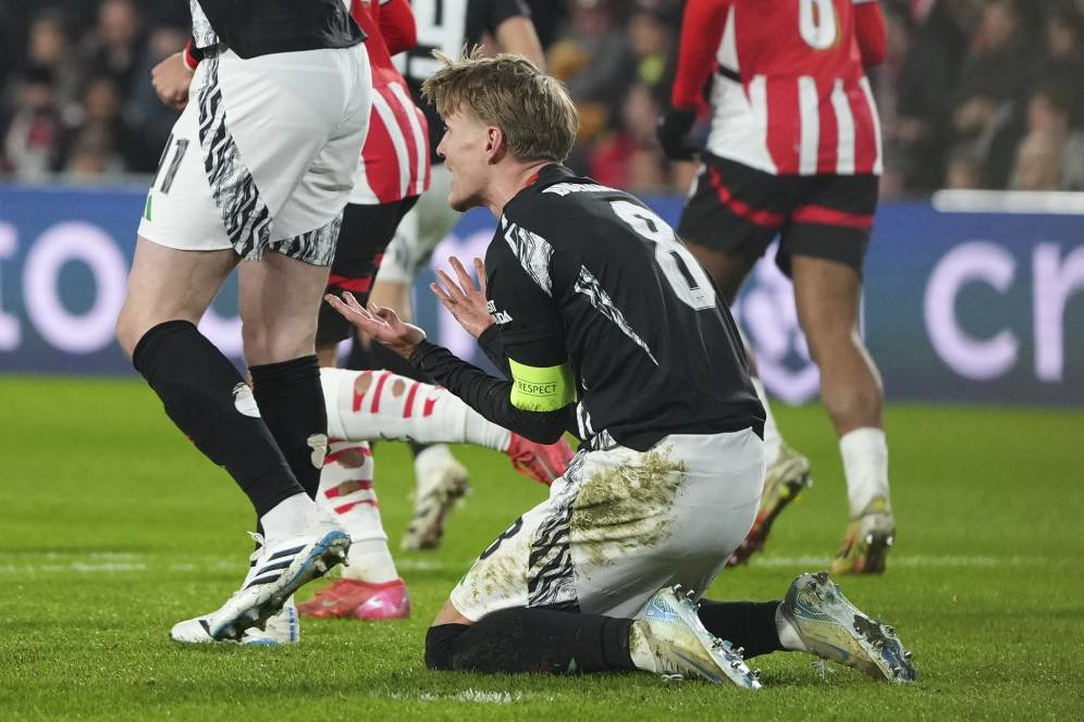 Martin Odegaard Sempat Kesal Arsenal Tak Diberi Penalti Martin Odegaard Sempat Kesal Arsenal Tak Diberi Penalti