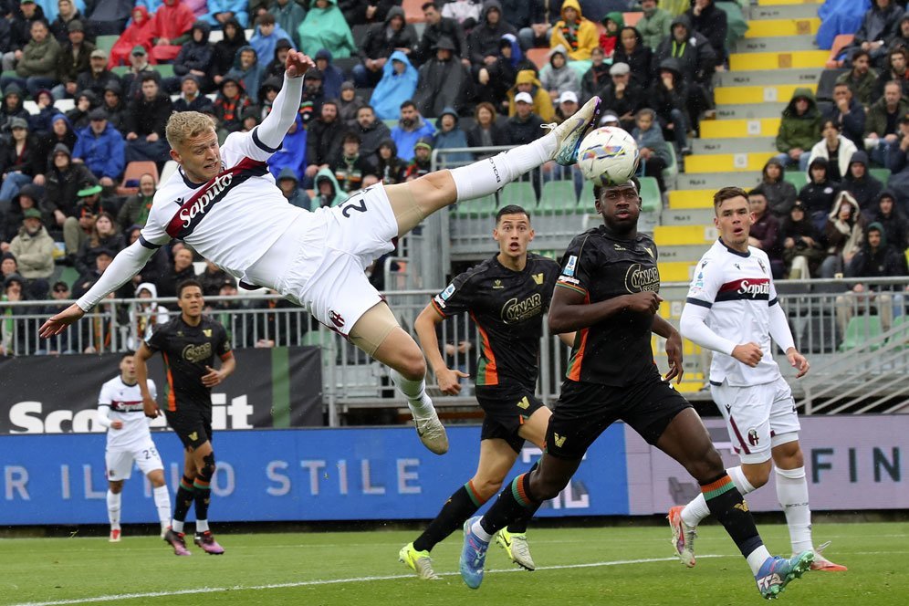 Hasil Serie A: Jay Idzes Main 90 Menit, Venezia Kalah 0-1 di Kandang Melawan Bologna Hasil Serie A: Jay Idzes Main 90 Menit, Venezia Kalah 0-1 di Kandang Melawan Bologna