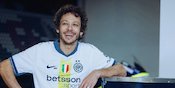 Inter Milan Luncurkan Jersey Edisi Khusus Valentino Rossi: Perpaduan Sepak Bola dan Balap Inter Milan Luncurkan Jersey Edisi Khusus Valentino Rossi: Perpaduan Sepak Bola dan Balap