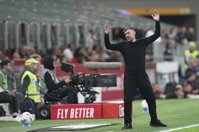 Labilnya Lini Belakang Milan Labilnya Lini Belakang Milan