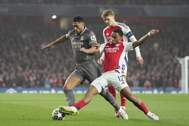 VAR dan UEFA Punya Aturan Berbeda dari Premier League