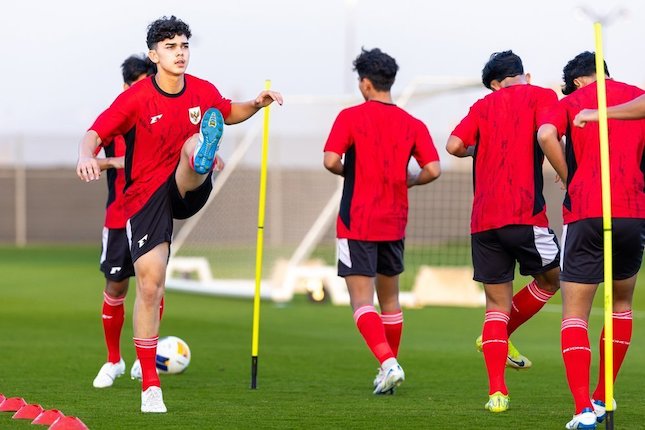Mathew Baker berlatih bersama Timnas Indonesia U-17. (c) AFC