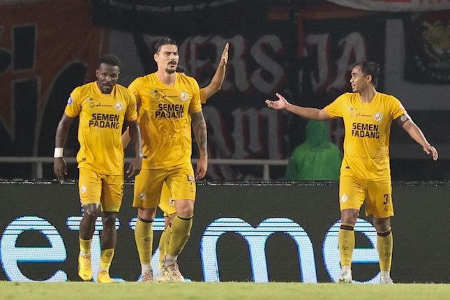 Andre Rosiade di Semen Padang