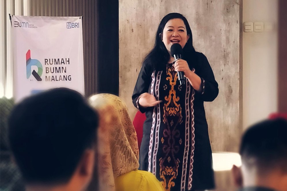 Catat, Pisahkan, Disiplin! Belajar Manajemen Keuangan ala Dwi Ekasari Harmadji di Rumah BUMN Malang by BRI Catat, Pisahkan, Disiplin! Belajar Manajemen Keuangan ala Dwi Ekasari Harmadji di Rumah BUMN Malang by BRI