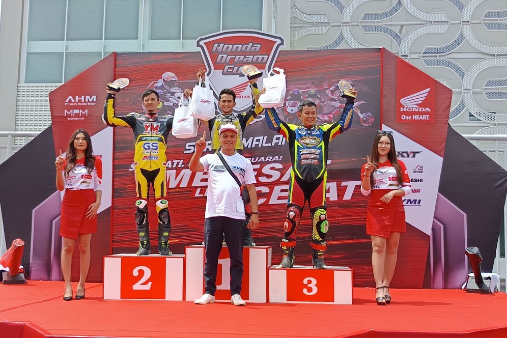 Honda Dream Cup 2025 Malang: Kiki Araxa Menangi Balapan HDC-10 Vario 160cc Standar