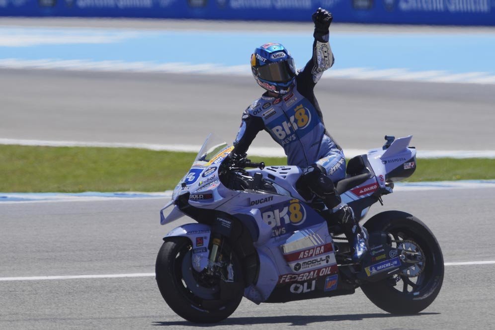 Hasil Sprint Race MotoGP Inggris 2025: Alex Marquez Patahkan Kemenangan Beruntun Marc Marquez Hasil Sprint Race MotoGP Inggris 2025: Alex Marquez Patahkan Kemenangan Beruntun Marc Marquez