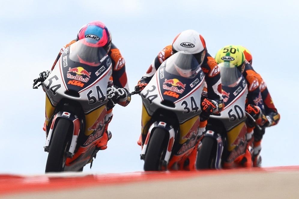 Hasil Race 1 Red Bull Rookies Cup Spanyol 2025: Veda Ega Pratama Naik Podium Usai Start Ke-15