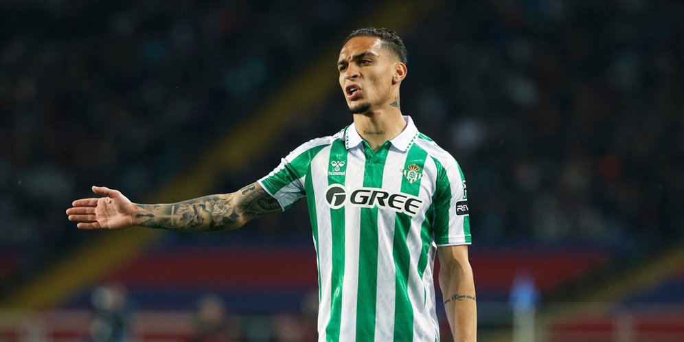 Antony vs Betis: Lewandowski & Nutmeg Magic | Barcelona Match Report