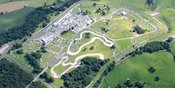 Tragedi British Supersport 2025 Oulton Park: 11 Rider Kecelakaan di Tikungan Pertama, 2 Meninggal Dunia Tragedi British Supersport 2025 Oulton Park: 11 Rider Kecelakaan di Tikungan Pertama, 2 Meninggal Dunia