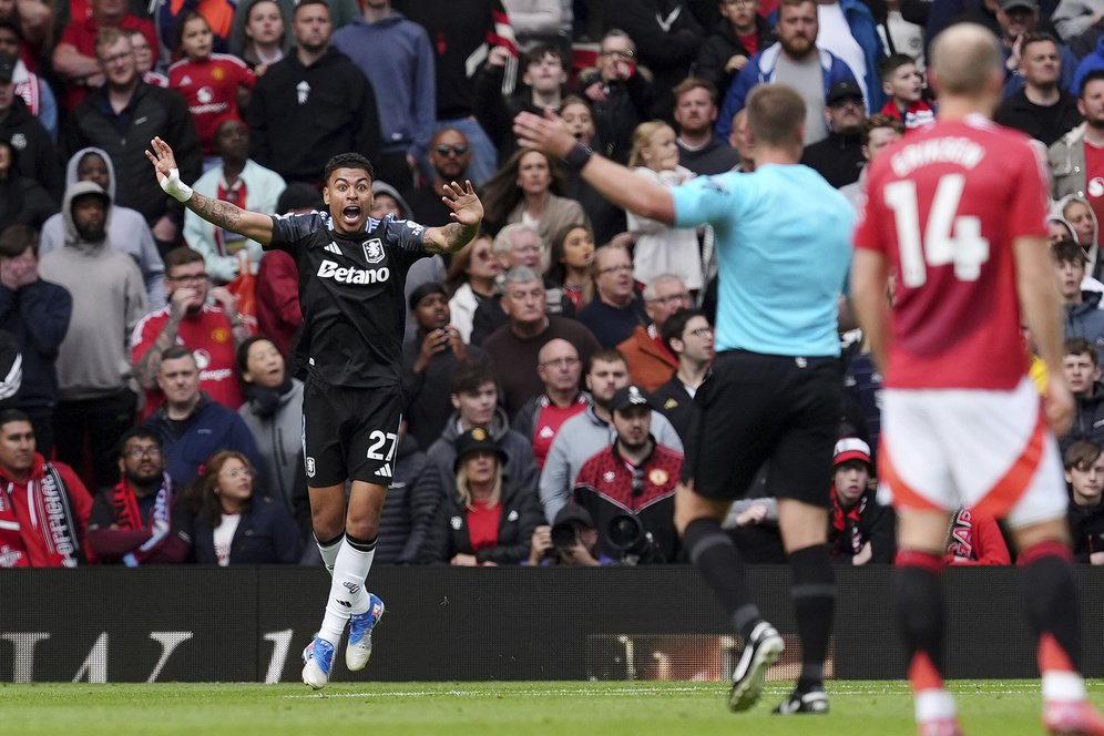 Mantan Bos PGMOL Kaget dengan Penunjukan Wasit Bramall di Laga Man Utd vs Aston Villa Mantan Bos PGMOL Kaget dengan Penunjukan Wasit Bramall di Laga Man Utd vs Aston Villa