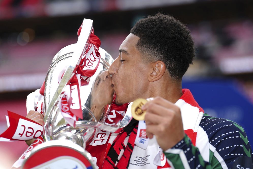 Jobe Bellingham Sudah Bukan Lagi 'Adik Jude Bellingham' Jobe Bellingham Sudah Bukan Lagi 'Adik Jude Bellingham'