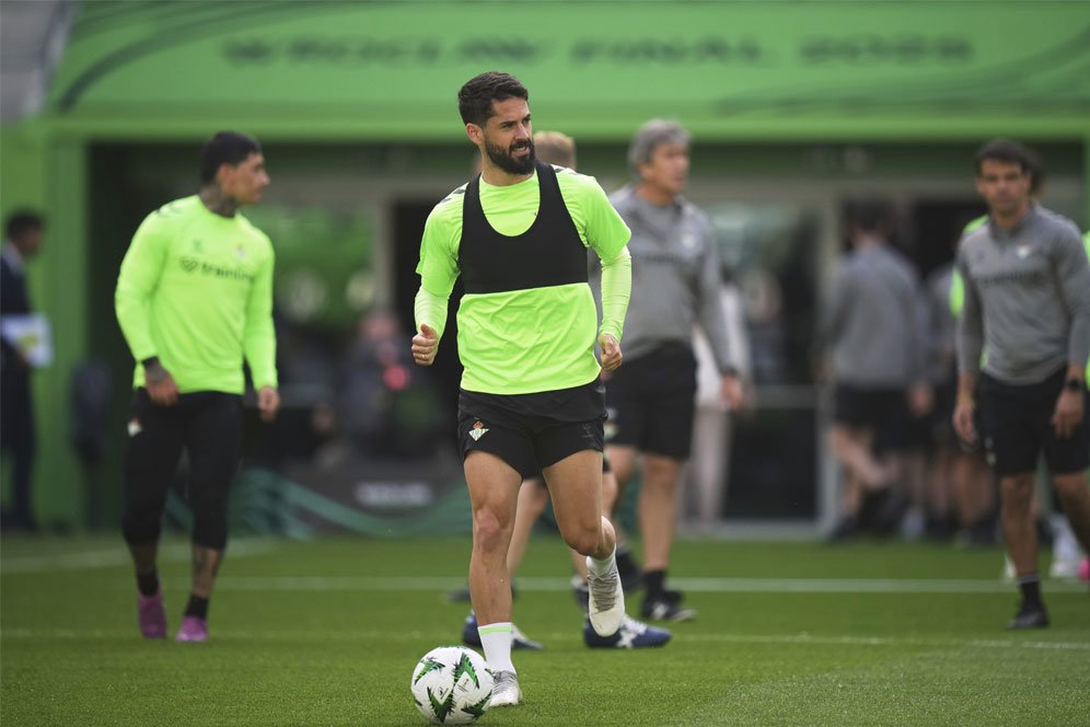 Perbedaan Real Betis dan Chelsea Versi Isco: Cuma Soal Uang!