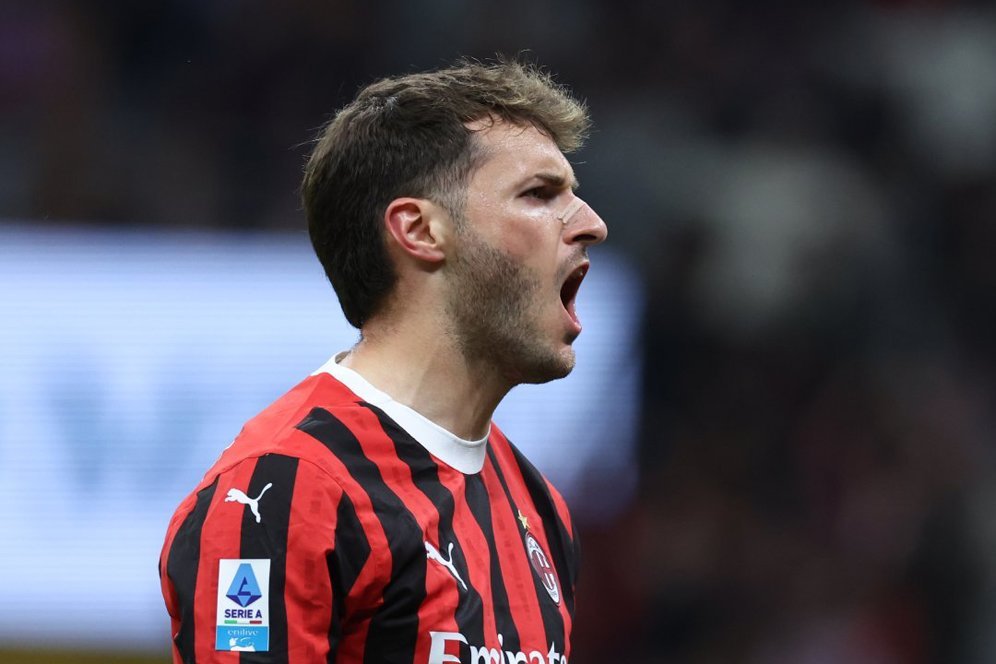 Ayah Santiago Gimenez Gelisah, Tak Bisa Tidur Usai AC Milan Ingin Tukar Anaknya dengan Dovbyk Ayah Santiago Gimenez Gelisah, Tak Bisa Tidur Usai AC Milan Ingin Tukar Anaknya dengan Dovbyk