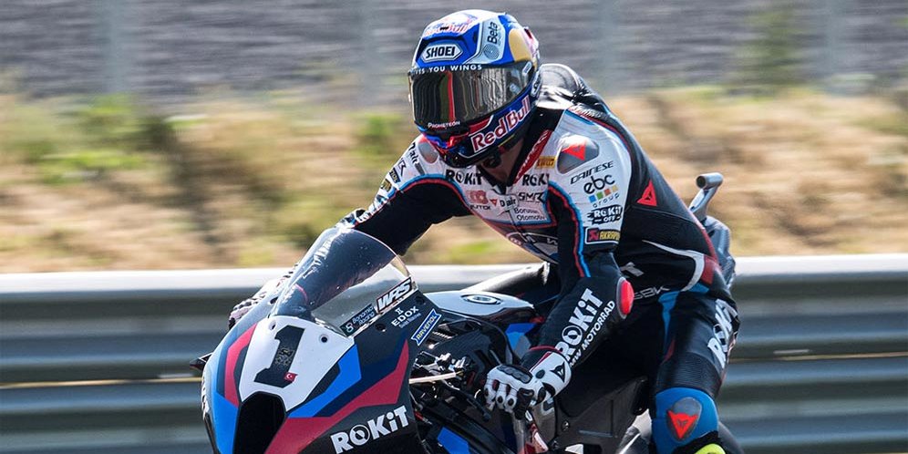 Toprak Razgatlioglu Dominates Race 1 at Donington Park! Bulega and Petrucci Chase Behind