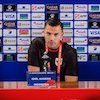 Isi Waktu Liburan di Lombok, Kiper Timnas Indonesia Emil Audero Main Bola Bareng Anak-anak Setempat