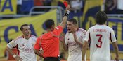 Aksi Nyeleneh Wasit di Piala Dunia Antarklub 2025: Keluarkan Kartu Remi di Laga Boca Juniors vs Benfica? Aksi Nyeleneh Wasit di Piala Dunia Antarklub 2025: Keluarkan Kartu Remi di Laga Boca Juniors vs Benfica?