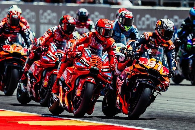 Frustrasi Berkendara di Belakang Para Pembalap Ducati