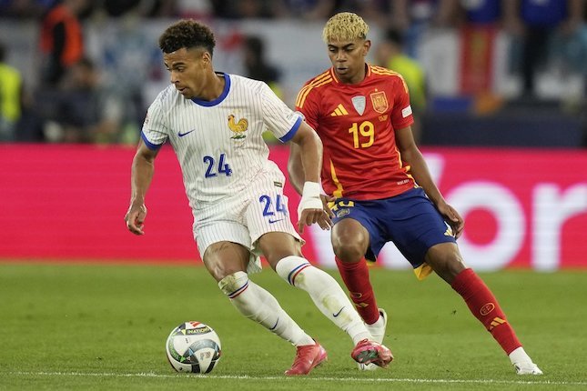 Duel Ballon d'Or yang Tak Seimbang