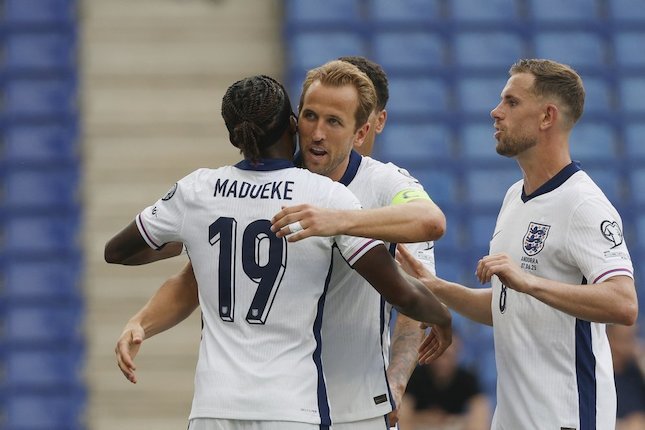 Penyerang: Harry Kane Pahlawan, Madueke Curi Perhatian