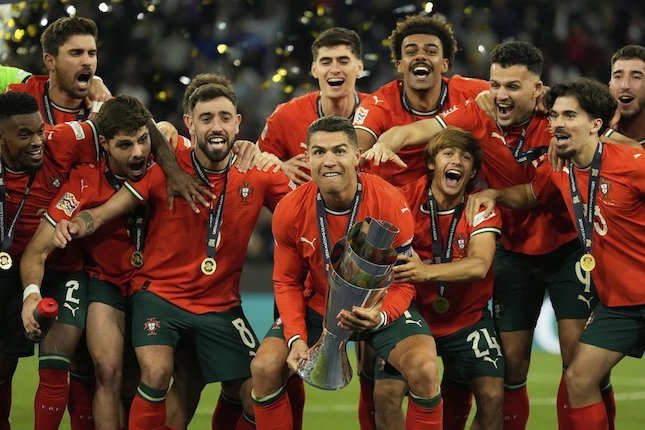 Perburuan Gelar: Ronaldo vs Messi