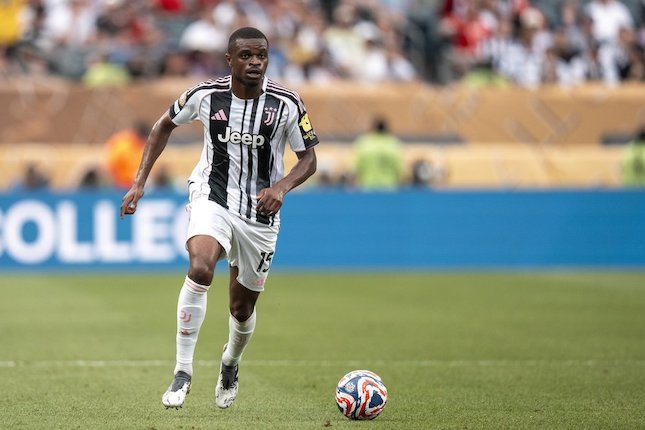 Pierre Kalulu - 6/10 Pierre Kalulu - 6/10