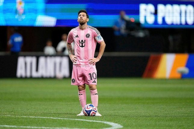 Perbandingan dengan Ronaldo Perbandingan dengan Ronaldo