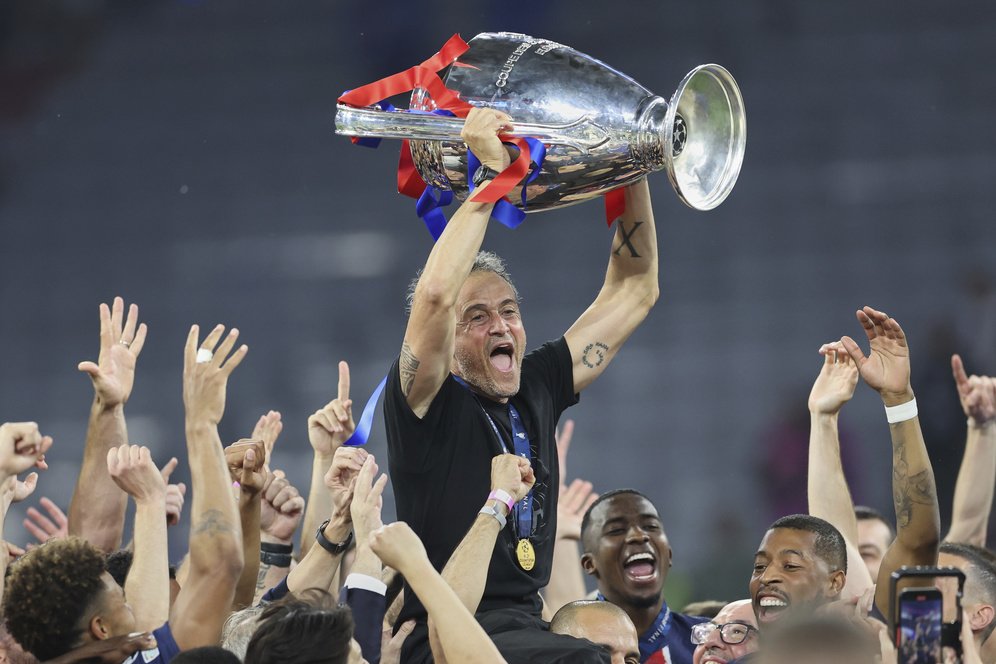 4 Klub Premier League Ini Pernah Menolak Luis Enrique, Kini Menyesal? 4 Klub Premier League Ini Pernah Menolak Luis Enrique, Kini Menyesal?
