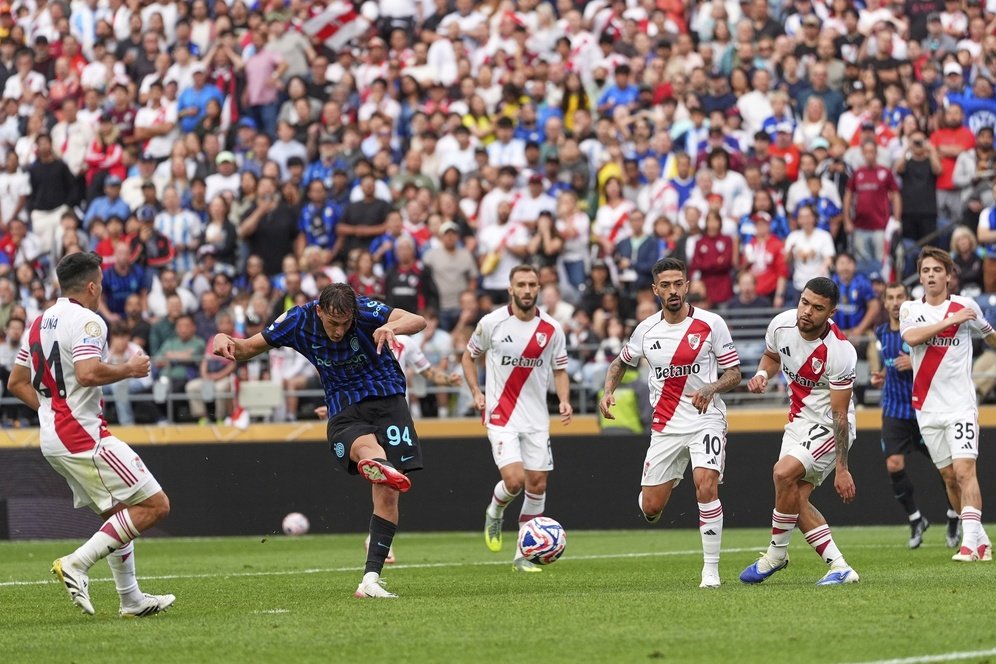 Inter Milan Batalkan Transfer Hojlund Gara-gara Pio Esposito?