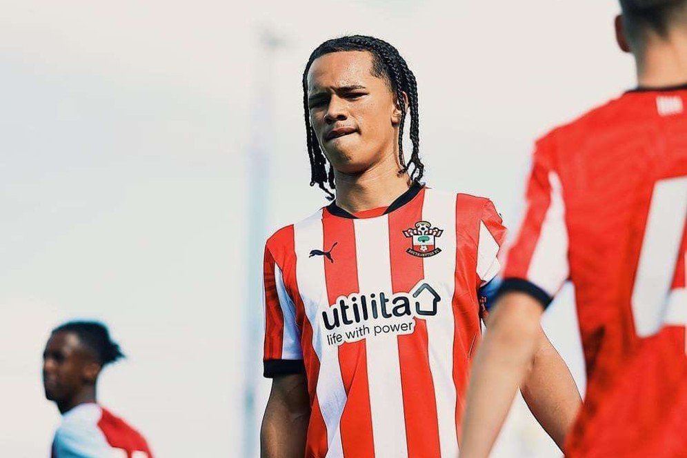 Manchester United Rekrut Wonderkid 16 Tahun Harley Emsden-James dari Southampton