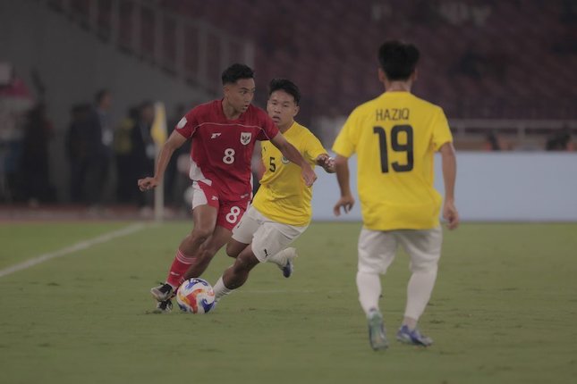 Menanggalkan Kuliah di Luar Negeri demi Sepak Bola