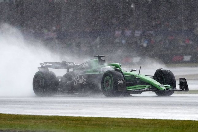 Terasa Tidak Nyata, Bingung Tahu-Tahu Naik Podium