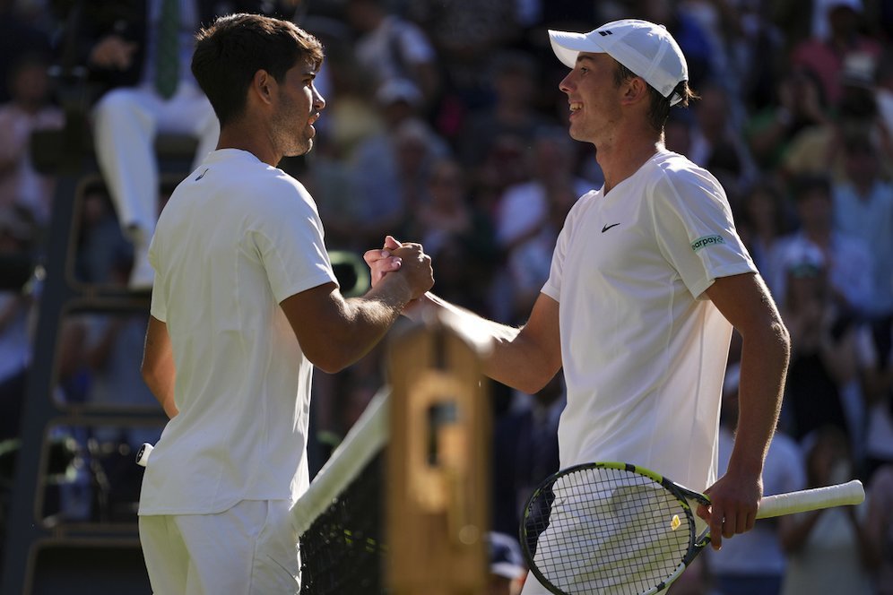 Ini Alasan Sebenarnya Kenapa Pemain di Grand Slam Wimbledon Harus Pakai Baju Serba Putih Ini Alasan Sebenarnya Kenapa Pemain di Grand Slam Wimbledon Harus Pakai Baju Serba Putih