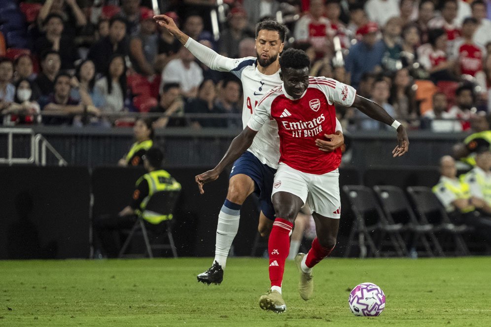 Hasil Pramusim Arsenal vs Tottenham: Gol Spektakuler Pape Sarr Bawa Spurs Tumbangkan The Gunners