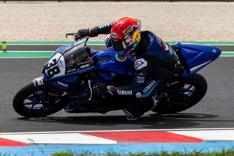 Hasil Race 2 R3 BLU CRU World Cup Hungaria 2025: Arai Agaska Naik Podium, Alessandro di Persio Menang
