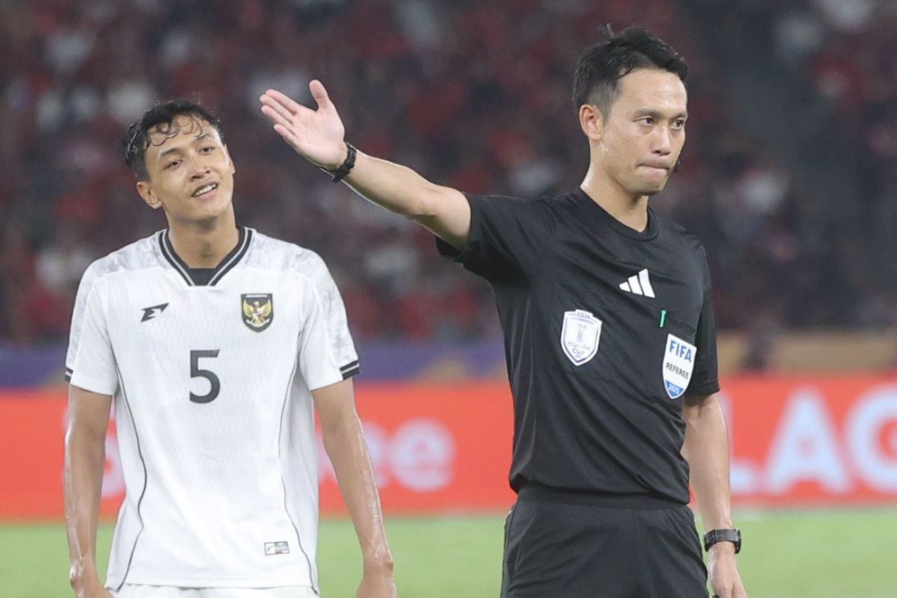 Gerald Vanenburg Komentari Wasit Koji Takasaki Usai Final AFF U-23: Kehilangan Akal Sehatnya