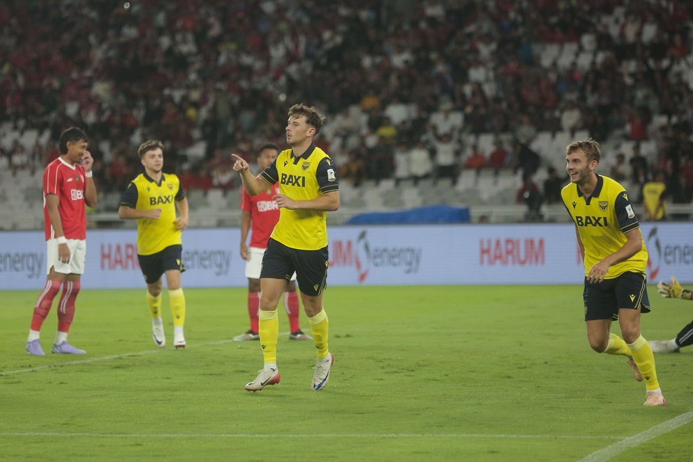 Pelatih Oxford United Kagumi Fanatisme Suporter Indonesia di Piala Presiden 2025: Laga Pramusim Seolah Final