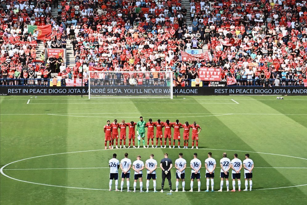 Preston North End vs Liverpool: Tribute Mengharukan untuk Diogo Jota dan Andre Silva Preston North End vs Liverpool: Tribute Mengharukan untuk Diogo Jota dan Andre Silva