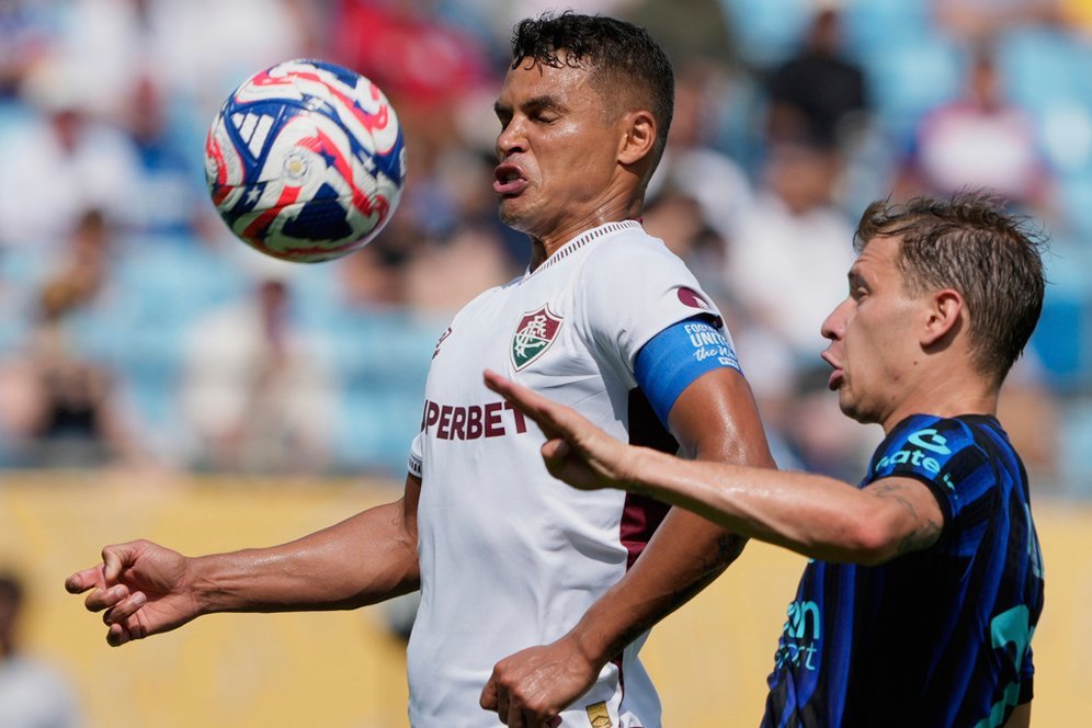 Usia Hanyalah Angka! Berstatus 'Sesepuh', Thiago Silva dan Fabio Bawa Fluminense Lumat Inter Milan Usia Hanyalah Angka! Berstatus 'Sesepuh', Thiago Silva dan Fabio Bawa Fluminense Lumat Inter Milan